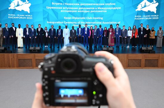 Participants in a session, OIC Young Diplomats Forum, during the 14th Russia - Islamic World: KazanForum International Economic Forum. Photos may be used as stated in the media bank section dedicated to the forum. Location: Russia, Republic of Tatarstan, Kazan. Author: Alexey Maishev/ANO “Directorate for Sports and Social Projects”. KAZANFORUM 2023. OIC Young Diplomats Forum