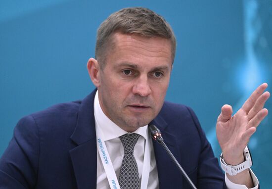 Mikhail Makarov, Director of the International Relations Office, ASI, at the session on Tools to Support Initiatives and Projects for Introduction and Implementation in the OIC Countries as part of the XIV International Economic Forum RUSSIA — ISLAMIC WORLD: KAZANFORUM 2023. Photos may be used as stated in the media bank section concerning the forum. Location: Russia, Republic of Tatarstan, Kazan. Author: Kirill Kallinikov/ANO “Directorate for Sports and Social Projects”. KAZANFORUM 2023. Tools to Support Initiatives and Projects for OIC Countries