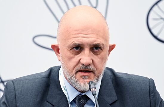 Journalist Yevgeny Mikhailov at a session, OIC Young Diplomats Forum, during the 14th Russia - Islamic World: KazanForum International Economic Forum. Photos may be used as stated in the media bank section dedicated to the forum. Location: Russia, Republic of Tatarstan, Kazan. Author: Alexey Maishev/ANO “Directorate for Sports and Social Projects”. KAZANFORUM 2023. OIC Young Diplomats Forum