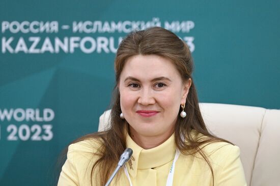 Roza Akhmadiyeva, Rector of the Kazan State Institute of Culture. News conference, The Role of Creative Industries in Modern Economy, during the 14th Russia - Islamic World: KazanForum international economic forum. Photos may be used subject to the terms in the forum-specific section of the media bank. Location: Russia, Republic of Tatarstan, Kazan. Author: Maksim Bogodvid/ANO “Directorate for Sports and Social Projects”. KAZANFORUM 2023. Press conference, The Role of Creative Industries in Modern Economy