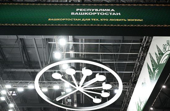 The stand of the Republic of Bashkortostan at the 14th Russia - Islamic World: KazanForum international economic forum. Photos may be used subject to the terms in the forum-specific section of the media bank. Location: Russia, Republic of Tatarstan, Kazan. Author: Ramil Sitdikov/ANO “Directorate for Sports and Social Projects”. KAZANFORUM 2023. Sidelines