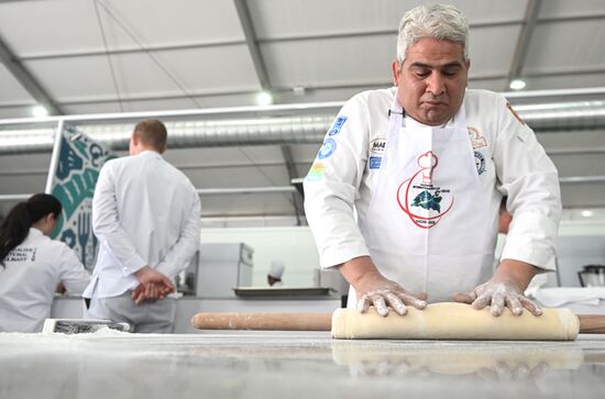 The International Chefs' Cup during the 14th Russia - Islamic World: KazanForum international economic forum. National teams from 11 countries compete in culinary art. Photos may be used subject to the terms in the forum-specific section of the media bank. Location: Russia, Republic of Tatarstan, Kazan. Author: Kirill Kallinikov/ANO “Directorate for Sports and Social Projects”. KAZANFORUM 2023. International Chefs' Cup