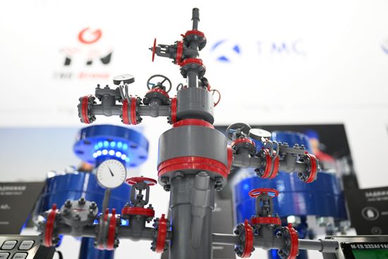The dual tubing wellhead showcased at the XIV International Economic Forum RUSSIA — ISLAMIC WORLD: KAZANFORUM 2023. Photos may be used as stated in the media bank section concerning the forum. Location: Russia, Republic of Tatarstan, Kazan. Author: Ramil Sitdikov/ANO “Directorate for Sports and Social Projects”. KAZANFORUM 2023. Sidelines