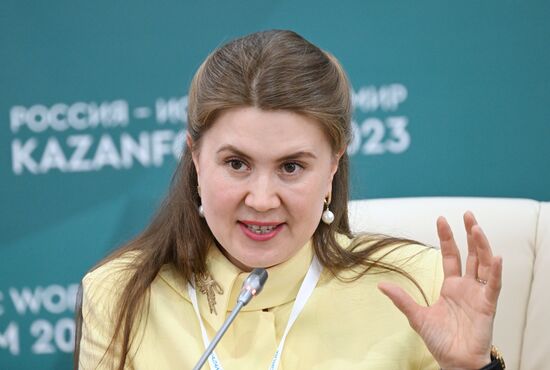 Roza Akhmadiyeva, Rector, Kazan State Culture Institute, at a press conference The Role of Creative Industries in Modern Economy, part of the 14th International Economic Forum RUSSIA — ISLAMIC WORLD: KAZANFORUM. Photos may be used as stated in the media bank's Forum section. Location: Russia, Republic of Tatarstan, Kazan. Author: Maksim Bogodvid/ANO “Directorate for Sports and Social Projects”. KAZANFORUM 2023. Press conference, The Role of Creative Industries in Modern Economy