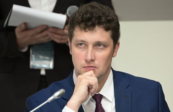 Adel Gilazyev, Deputy Director of the Investment and Venture Fund of the Republic of Tatarstan, at the Expert Council for Selecting Startups in the Innopolis SEZ session held as part of the 14th Russia - Islamic World: KazanForum International Economic Forum. Photos may be used subject to the terms in the forum-specific section of the media bank. Location: Russia, Republic of Tatarstan, Kazan. Author: Vladimir Astapkovich/ANO “Directorate for Sports and Social Projects”. KAZANFORUM 2023. Expert Council for Selecting Startups in the Innopolis SEZ