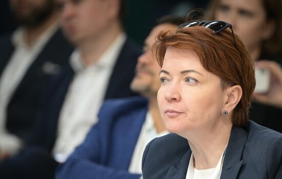 Axenix Marketing Director Jamilya Kameneva at the Expert Council for Selecting Startups in the Innopolis SEZ session held as part of the 14th Russia - Islamic World: KazanForum International Economic Forum. Photos may be used subject to the terms in the forum-specific section of the media bank. Location: Russia, Republic of Tatarstan, Kazan. Author: Vladimir Astapkovich/ANO “Directorate for Sports and Social Projects”. KAZANFORUM 2023. Expert Council for Selecting Startups in the Innopolis SEZ