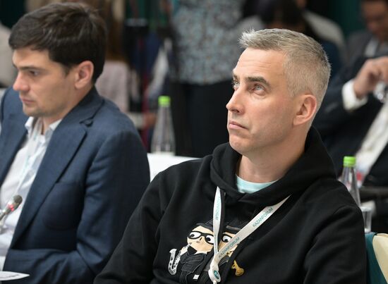 Managing Partner of AFK Sistema Alexei Katkov at the Expert Council for Selecting Startups in the Innopolis SEZ session held as part of the 14th Russia - Islamic World: KazanForum International Economic Forum. Photos may be used subject to the terms in the forum-specific section of the media bank. Location: Russia, Republic of Tatarstan, Kazan. Author: Vladimir Astapkovich/ANO “Directorate for Sports and Social Projects”. KAZANFORUM 2023. Expert Council for Selecting Startups in the Innopolis SEZ