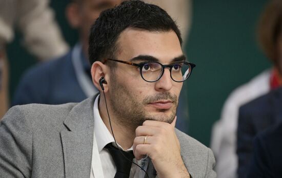 Efe Tokgoz, Manager of the Business Development Department of Coskunoz Holding, at the Expert Council for Selecting Startups in the Innopolis SEZ session held as part of the 14th Russia - Islamic World: KazanForum International Economic Forum. Photos may be used subject to the terms in the forum-specific section of the media bank. Location: Russia, Republic of Tatarstan, Kazan. Author: Vladimir Astapkovich/ANO “Directorate for Sports and Social Projects”. KAZANFORUM 2023. Expert Council for Selecting Startups in the Innopolis SEZ