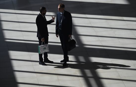 Participants in the XIV International Economic Forum RUSSIA — ISLAMIC WORLD: KAZANFORUM 2023. Photos may be used as stated in the media bank section concerning the forum. Location: Russia, Republic of Tatarstan, Kazan. Author: Kirill Kallinikov/ANO “Directorate for Sports and Social Projects”. KAZANFORUM 2023. Sidelines