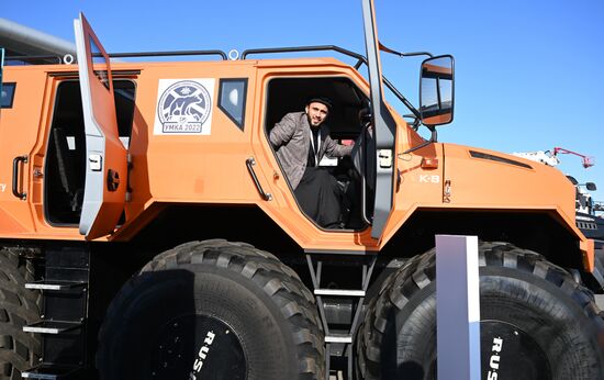 Specialized machinery is displayed at the 14th Russia - Islamic World: KazanForum International Economic Forum. Photos may be used as stated in the media bank section concerning the forum. Location: Russia, Republic of Tatarstan, Kazan. Author: Ilya Pitalev/ANO “Directorate for Sports and Social Projects”. KAZANFORUM 2023. Sidelines
