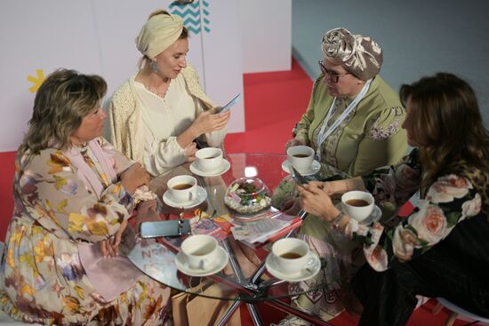 Participants in the 14th Russia - Islamic World: KazanForum International Economic Forum. Photos may be used as stated in the media bank section concerning the forum. Location: Russia, Republic of Tatarstan, Kazan. Author: Alexandr Kryazhev/ANO “Directorate for Sports and Social Projects”. KAZANFORUM 2023. Sidelines