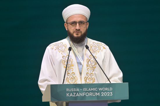 Mufti of Tatarstan Kamil Samigullin at the plenary session of the Russia – Islamic World 14th International Economic Forum: Economy of Trust: Partnership between the Russian Federation and the OIC Countries. Photos may be used subject to the terms in the forum-specific section of the media bank. Location: Russia, Republic of Tatarstan, Kazan. Author: Evgeny Biyatov/ANO “Directorate for Sports and Social Projects”. KAZANFORUM 2023. Plenary session of the Russia – Islamic World 14th International Economic Forum