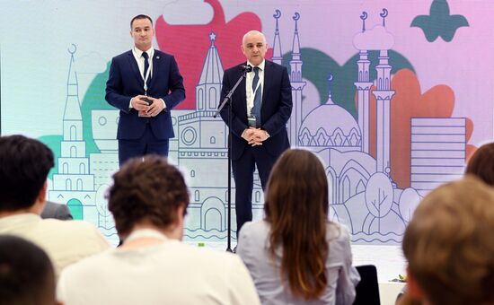 From left: Minister for Youth Affairs of the Republic of Tatarstan Rinat Sadykov and Elchin Askerov, Chair of the Board at the Eurasian Regional Center of the OIC Youth Forum (Azarbaijan), at the closing ceremony of the 9th Kazan OIC Youth Entrepreneurship Forum held as part of the 14th Russia - Islamic World: KazanForum International Economic Forum. Photos may be used subject to the terms in the forum-specific section of the media bank. Location: Russia, Republic of Tatarstan, Kazan. Author: Svetlana Shevchenko/ANO “Directorate for Sports and Social Projects”. KAZANFORUM 2023. Official closing ceremony of the 9th Kazan OIC Youth Entrepreneurship Forum
