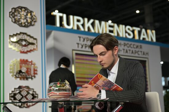 A participant of the 14th Russia - Islamic World: KazanForum International Economic Forum. Photos may be used subject to the terms in the forum-specific section of the media bank. Location: Russia, Republic of Tatarstan, Kazan. Author: Alexandr Kryazhev/ANO “Directorate for Sports and Social Projects”. KAZANFORUM 2023. Sidelines