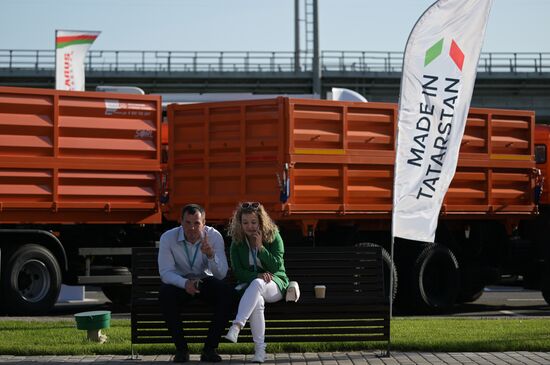 Participants of the 14th Russia - Islamic World: KazanForum International Economic Forum. Photos may be used subject to the terms in the forum-specific section of the media bank. Location: Russia, Republic of Tatarstan, Kazan. Author: Alexandr Kryazhev/ANO “Directorate for Sports and Social Projects”. KAZANFORUM 2023. Sidelines