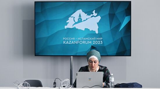 A participant in the the XIV International Economic Forum RUSSIA — ISLAMIC WORLD: KAZANFORUM 2023. Photos may be used as stated in the media bank section concerning the forum. Location: Russia, Republic of Tatarstan, Kazan. Author: Svetlana Shevchenko/ANO “Directorate for Sports and Social Projects”. KAZANFORUM 2023. Sidelines