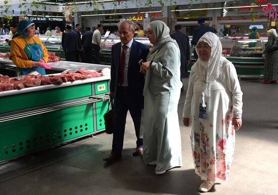 KAZANFORUM 2023. World Congress of Tatars participants visit Russia Halal Market