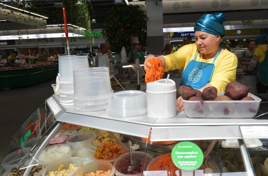 KAZANFORUM 2023. World Congress of Tatars participants visit Russia Halal Market