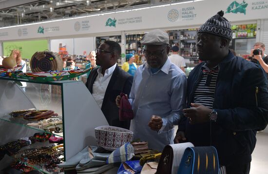 KAZANFORUM 2023. World Congress of Tatars participants visit Russia Halal Market