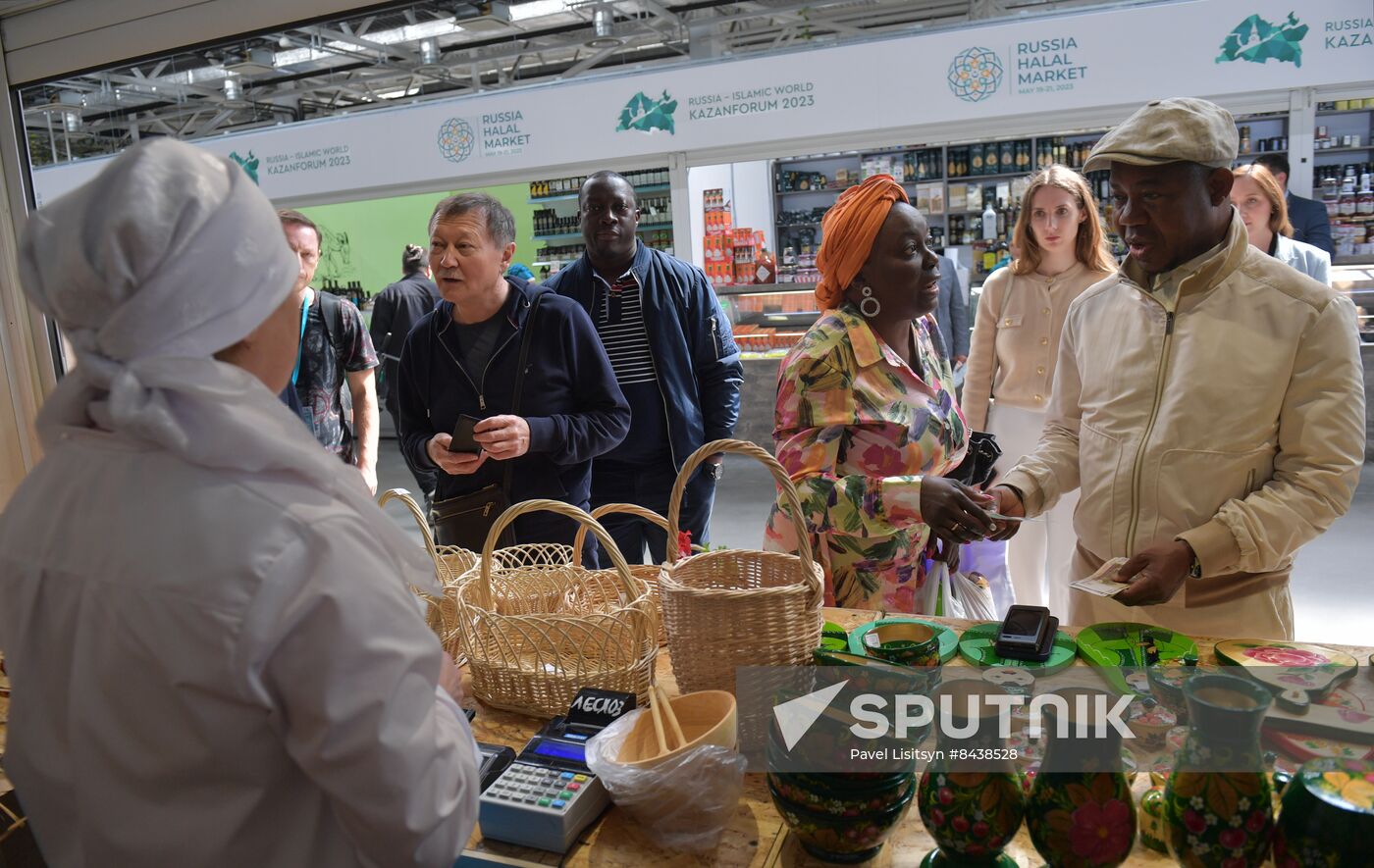 KAZANFORUM 2023. World Congress of Tatars participants visit Russia Halal Market