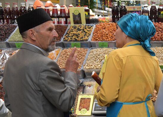 KAZANFORUM 2023. World Congress of Tatars participants visit Russia Halal Market