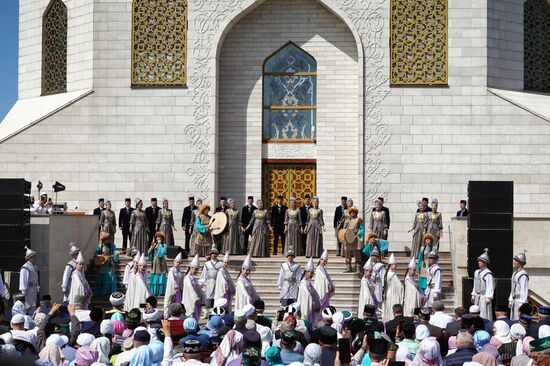 An arts band performs during the Izge Bolgar Zhyeny festival held as part of the 14th International Russia — Islamic World Economic Forum. Photos may be used subject to the terms in the forum-specific section of the media bank. Location: Russia, Republic of Tatarstan, Bolgar. Author: Alexei Danichev/ANO “Directorate for Sports and Social Projects”. KAZANFORUM 2023. Izge Bolgar Zhyeny Festival