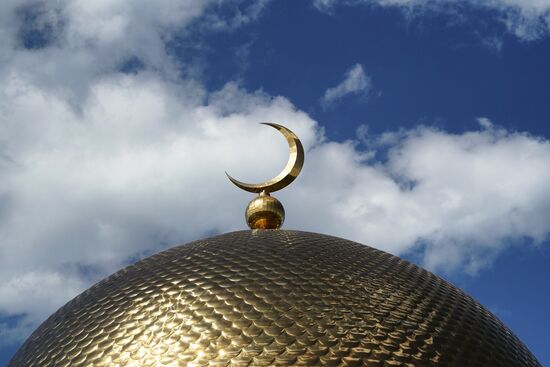 A view of the museum and exhibition complex “Memorial sign erected in honor of the adoption of Islam by the Volga Bolgars in 922” during the Izge Bolgar Zhyeny festival held as part of the 14th International Russia — Islamic World Economic Forum. Photos may be used subject to the terms in the forum-specific section of the media bank. Location: Russia, Republic of Tatarstan, Bolgar. Author: Alexei Danichev/ANO “Directorate for Sports and Social Projects”. KAZANFORUM 2023. Izge Bolgar Zhyeny Festival