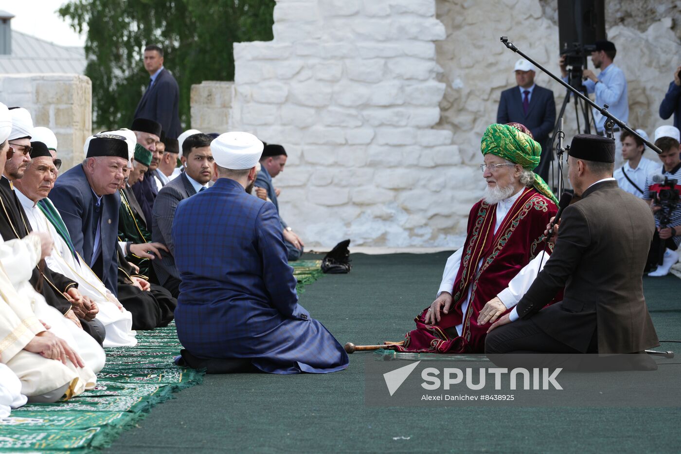 KAZANFORUM 2023. Head of Tatarstan Rustam Minnikhanov attends Izge Bolgar Zhyeny Festival