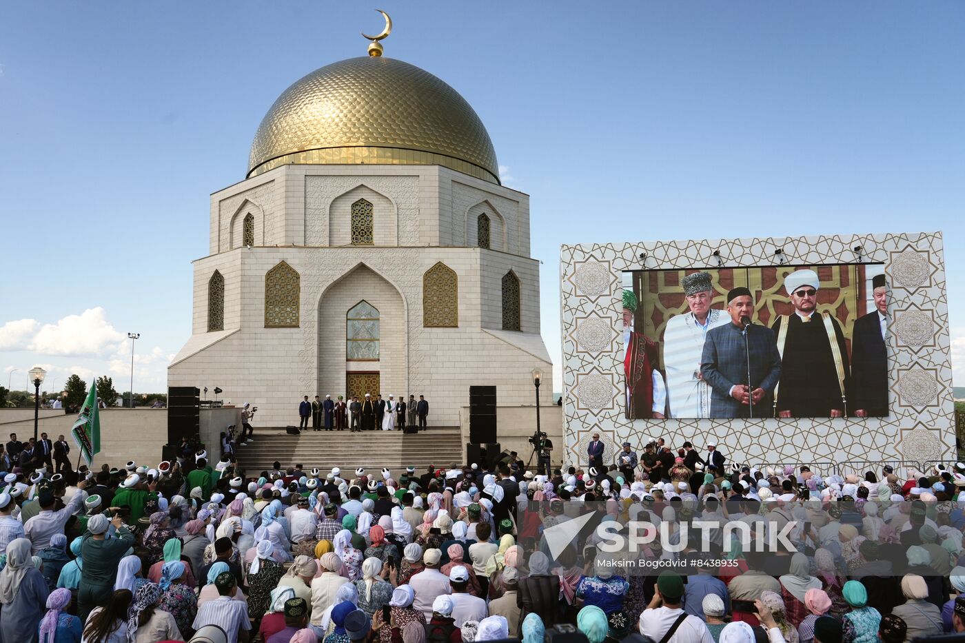 KAZANFORUM 2023. Head of Tatarstan Rustam Minnikhanov attends Izge Bolgar Zhyeny Festival