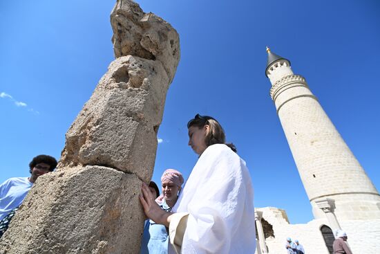 Visitors to the Izge Bolgar Zhyeny festival held as part of the 14th International Russia — Islamic World Economic Forum. Photos may be used subject to the terms in the forum-specific section of the media bank. Location: Russia, Republic of Tatarstan, Bolgar. Author: Maksim Bogodvid/ANO “Directorate for Sports and Social Projects”. KAZANFORUM 2023. Izge Bolgar Zhyeny Festival