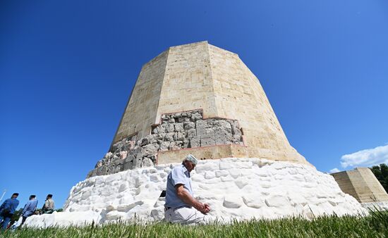 A believer takes part in a collective prayer during the Izge Bolgar Zhyeny festival held as part of the 14th International Russia — Islamic World Economic Forum. Photos may be used subject to the terms in the forum-specific section of the media bank. Location: Russia, Republic of Tatarstan, Bolgar. Author: Maksim Bogodvid/ANO “Directorate for Sports and Social Projects”. KAZANFORUM 2023. Izge Bolgar Zhyeny Festival