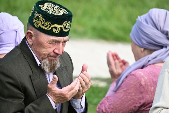 Muslims take part in a joint prayer during the Izge Bolgar Zhyeny festival held as part of XIV International Economic Forum "Russia - the Islamic World: KazanForum". Photos may be used as stated in the media bank section concerning the Forum. Location: Russia, Republic of Tatarstan, Bolgar. Author: Maksim Bogodvid/ANO “Directorate for Sports and Social Projects”. KAZANFORUM 2023. Izge Bolgar Zhyeny Festival