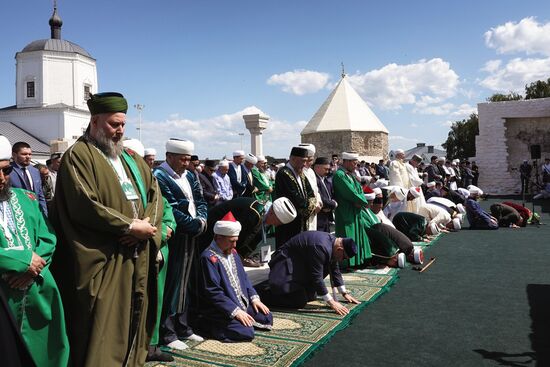 Believers make a collective prayer during the Izge Bolgar Zhyeny festival held as part of the 14th International Russia — Islamic World Economic Forum. Photos may be used subject to the terms in the forum-specific section of the media bank. Location: Russia, Republic of Tatarstan, Bolgar. Author: Alexei Danichev/ANO “Directorate for Sports and Social Projects”. KAZANFORUM 2023. Izge Bolgar Zhyeny Festival