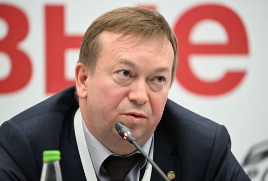 Radik Vakhitov at the OIC Young Diplomats Forum held as part of the 14th International Economic Forum Russia - Islamic World: KAZANFORUM. Photos can be used on terms listed in the media-bank's Forum section. Location: Russia, Republic of Tatarstan, Kazan. Author: Alexey Maishev/ANO “Directorate for Sports and Social Projects”. KAZANFORUM 2023. OIC Young Diplomats Forum