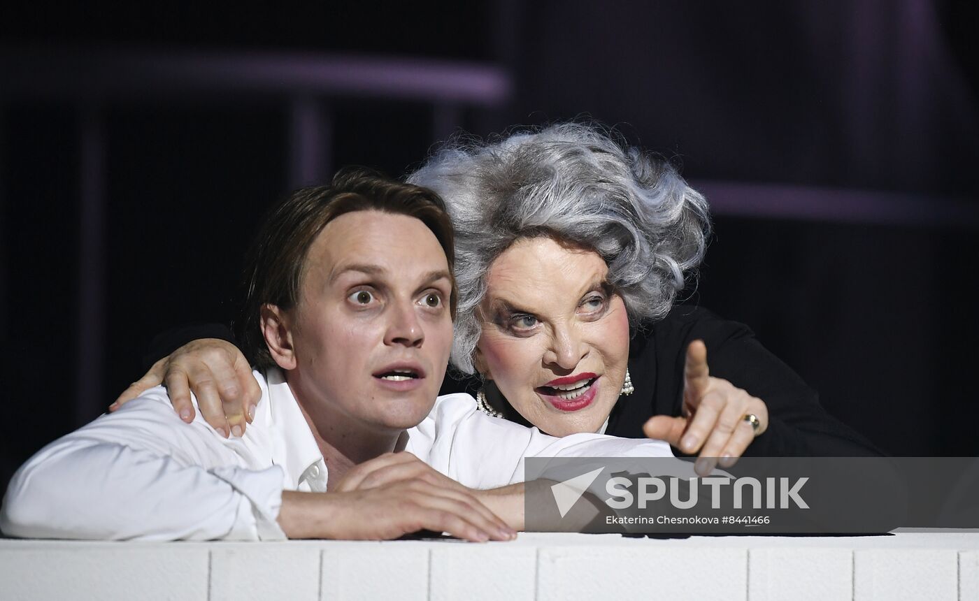 Russia Theatre Queen Mother