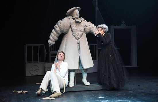 Russia Theatre Queen Mother