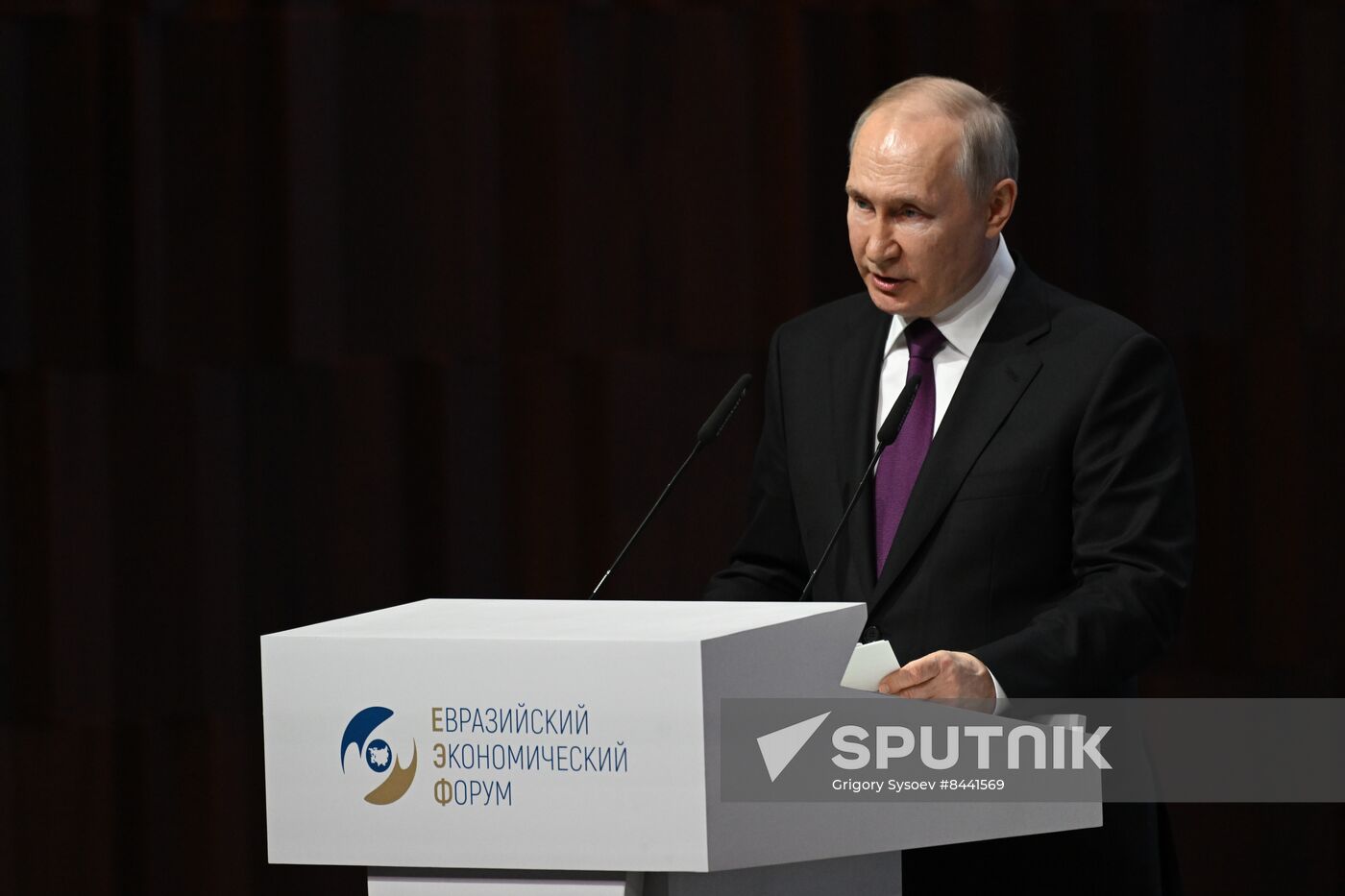 Russia Putin Eurasian Economic Forum