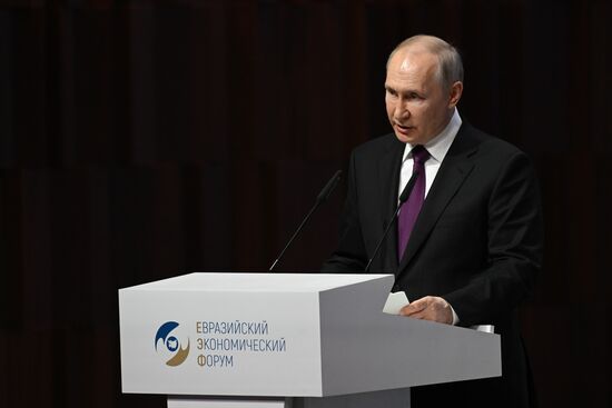 Russia Putin Eurasian Economic Forum