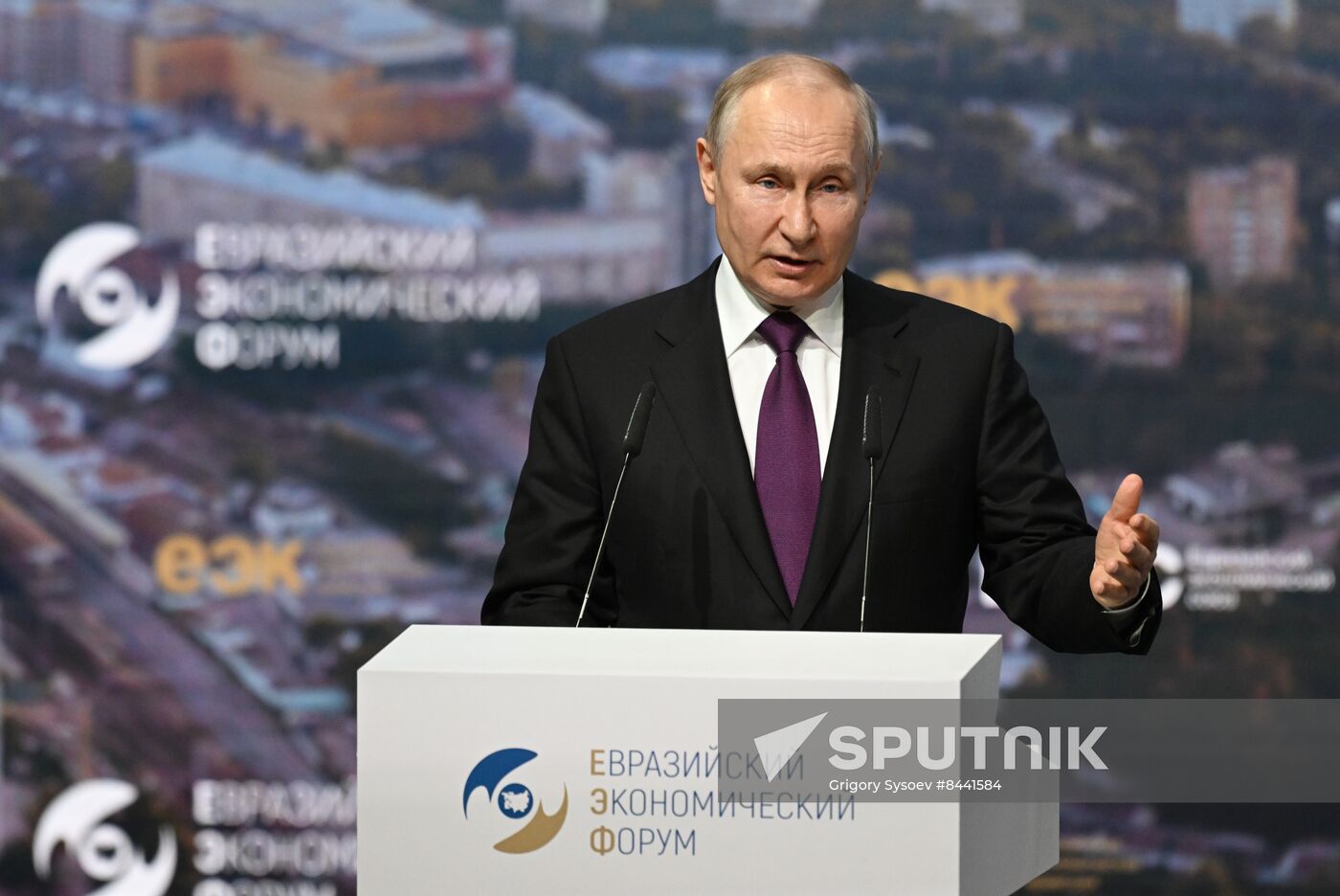 Russia Putin Eurasian Economic Forum