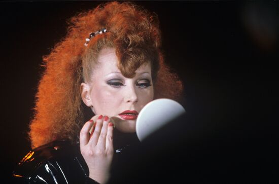 Soviet pop signer Alla Pugacheva