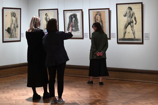 Russia Art Academic Drawing Exhibition