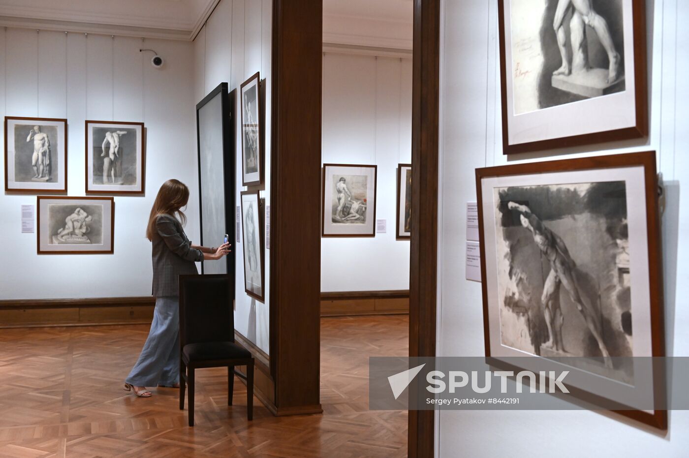 Russia Art Academic Drawing Exhibition