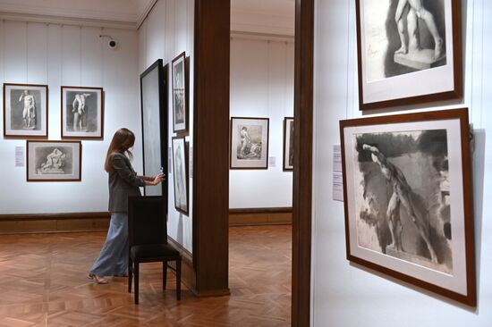 Russia Art Academic Drawing Exhibition