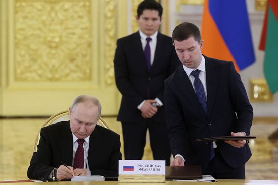 Russia Putin Supreme Eurasian Economic Council