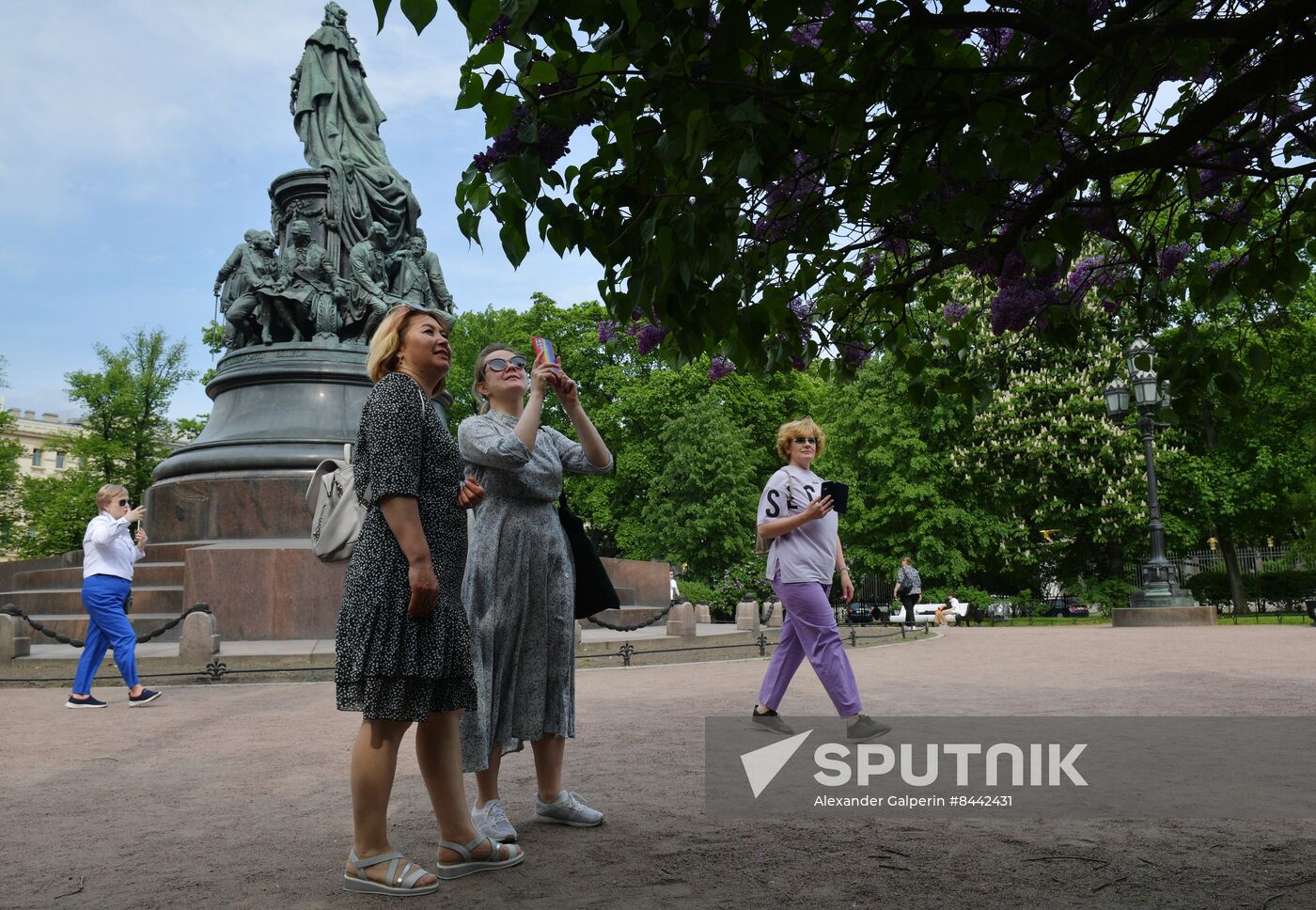 Russia Blooming Season