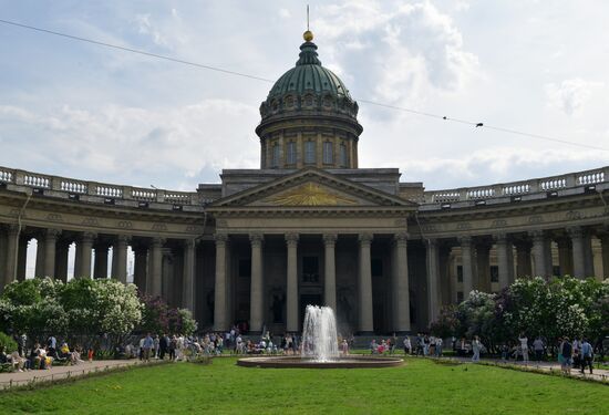 Russia Blooming Season