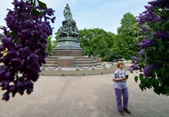 Russia Blooming Season