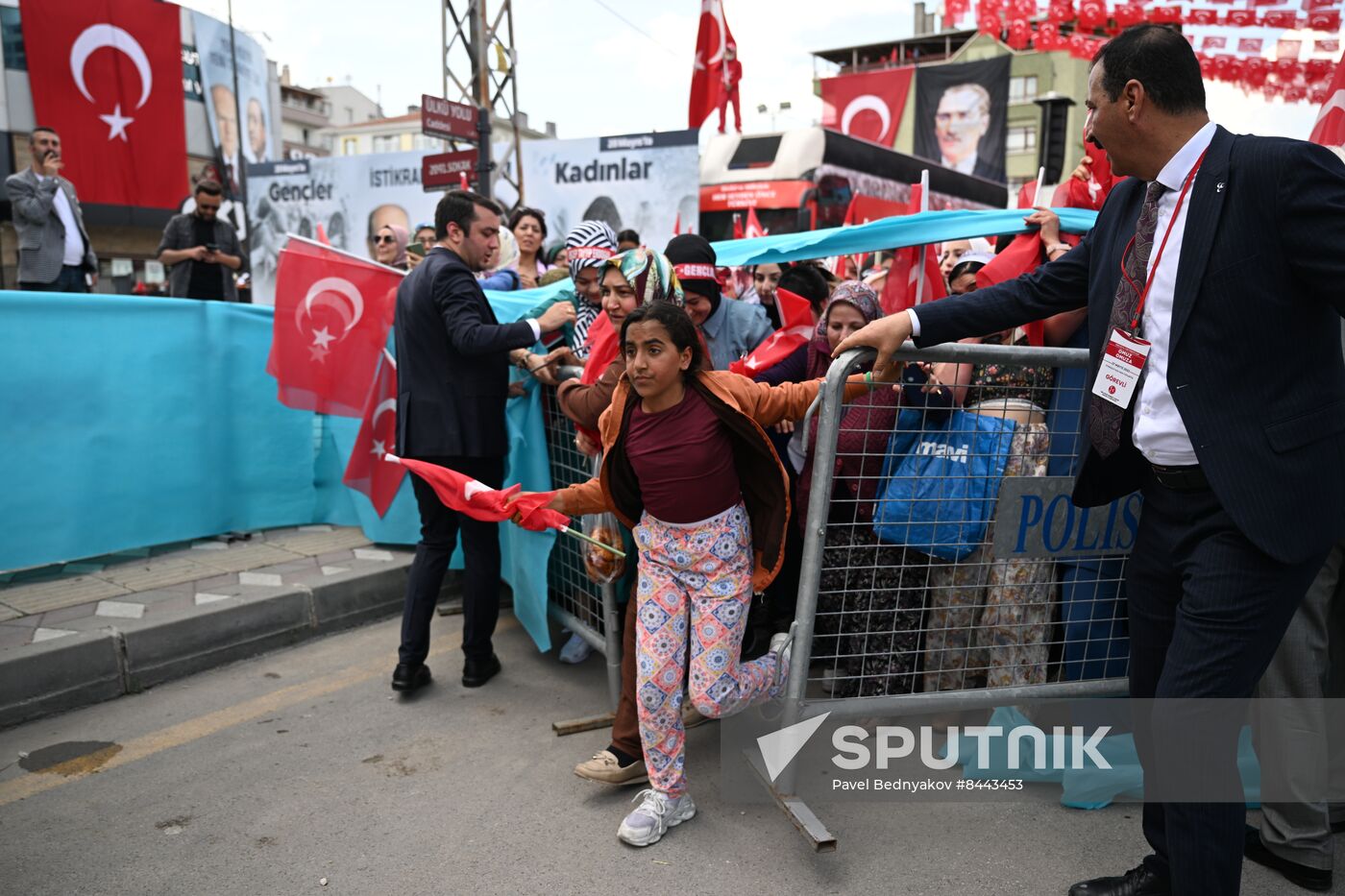 Turkey Election Erdogan Campaign