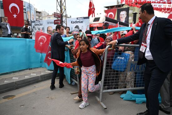 Turkey Election Erdogan Campaign