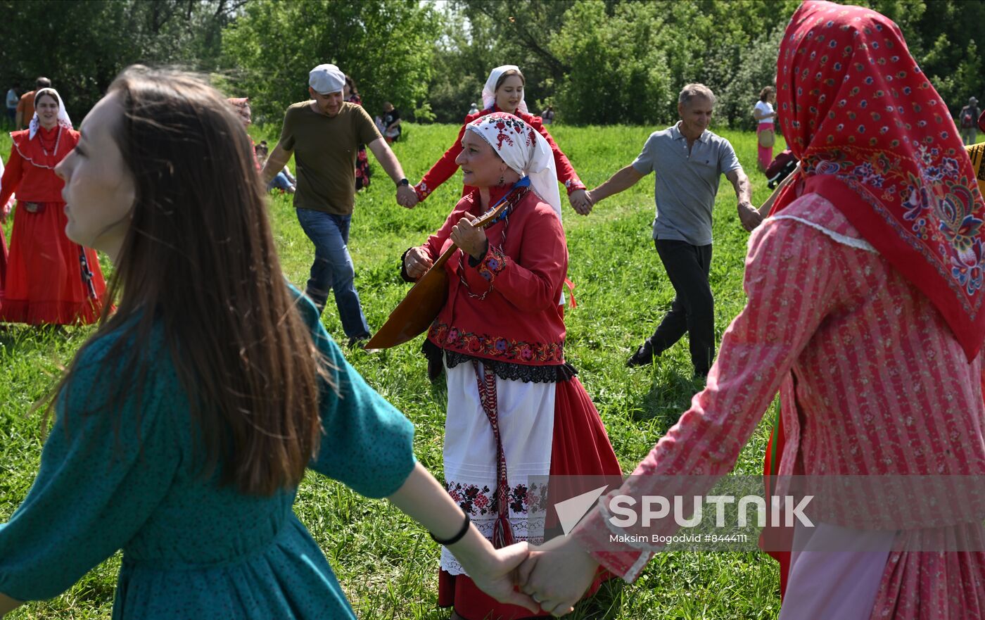 Russia Karavon Folk Festival